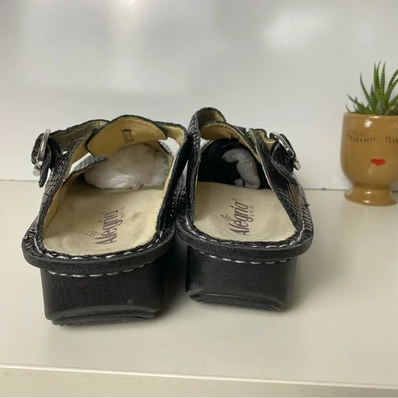 Alegria Black Textured Clog Shoes - Picture 4 of 8